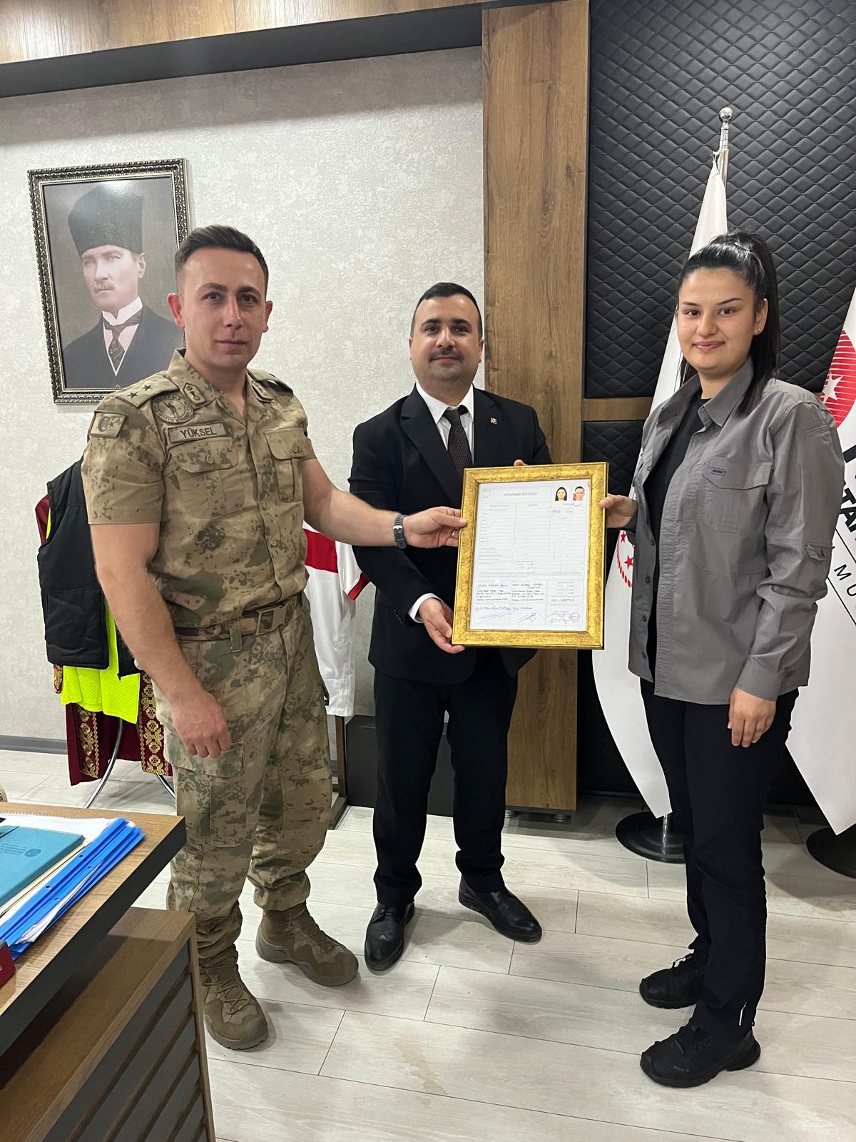 İl Müdürümüzden Yeni Evlenen Genç Çiftimize Unutulmayacak Hediye