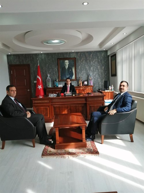 İl Nüfus ve Vatandaşlık Müdürümüz Erkan TANYERİ' nin Dazkırı Kaymakamı Sercan SAKARYA' yı Makamında Ziyaretleri