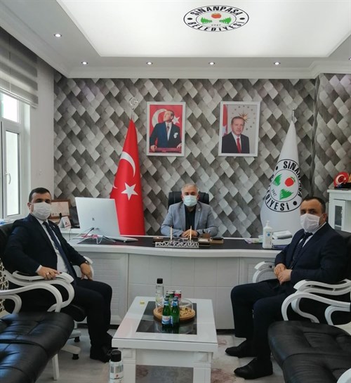 İl Nüfus ve Vatandaşlık Müdürümüz Erkan TANYERİ' nin Sinanpaşa Belediye Başkanı Erdal KARAMAN' ı Ziyaretleri