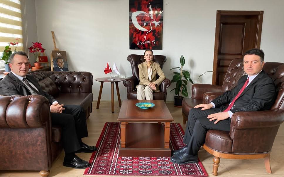 Gökçebey Kaymakamı Sayın Hatice Ruveyda KAHRAMAN ŞIKTAŞ İlimizde göreve başlayan Sayın Tolga ABALI' yı Makamında kabul etti.
